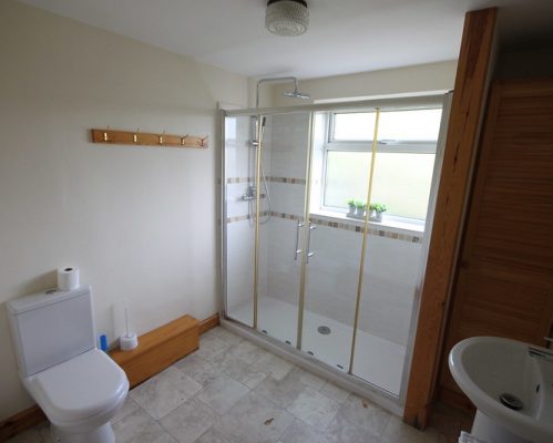 Upstairs Bathroom @ Sussex Close